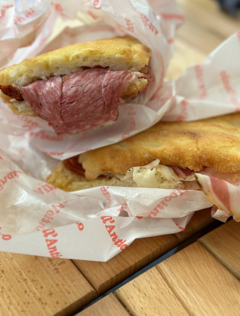 an sandwich with meats