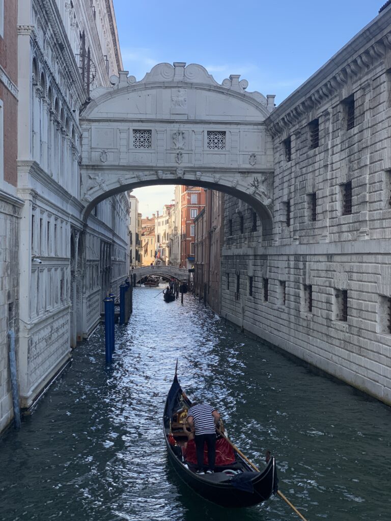 a gondola under the bridge of sighs